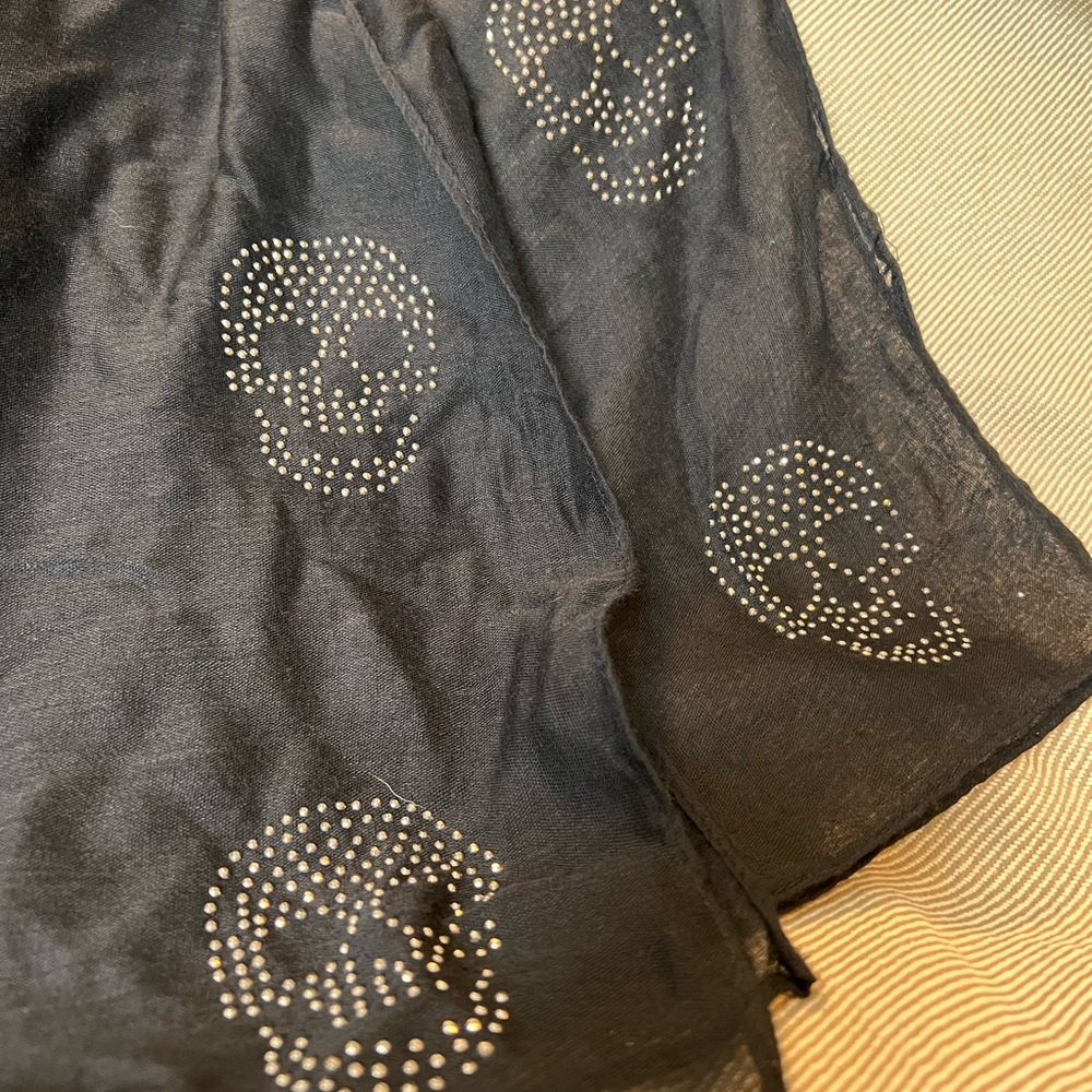 Black Skull Print Scarf
